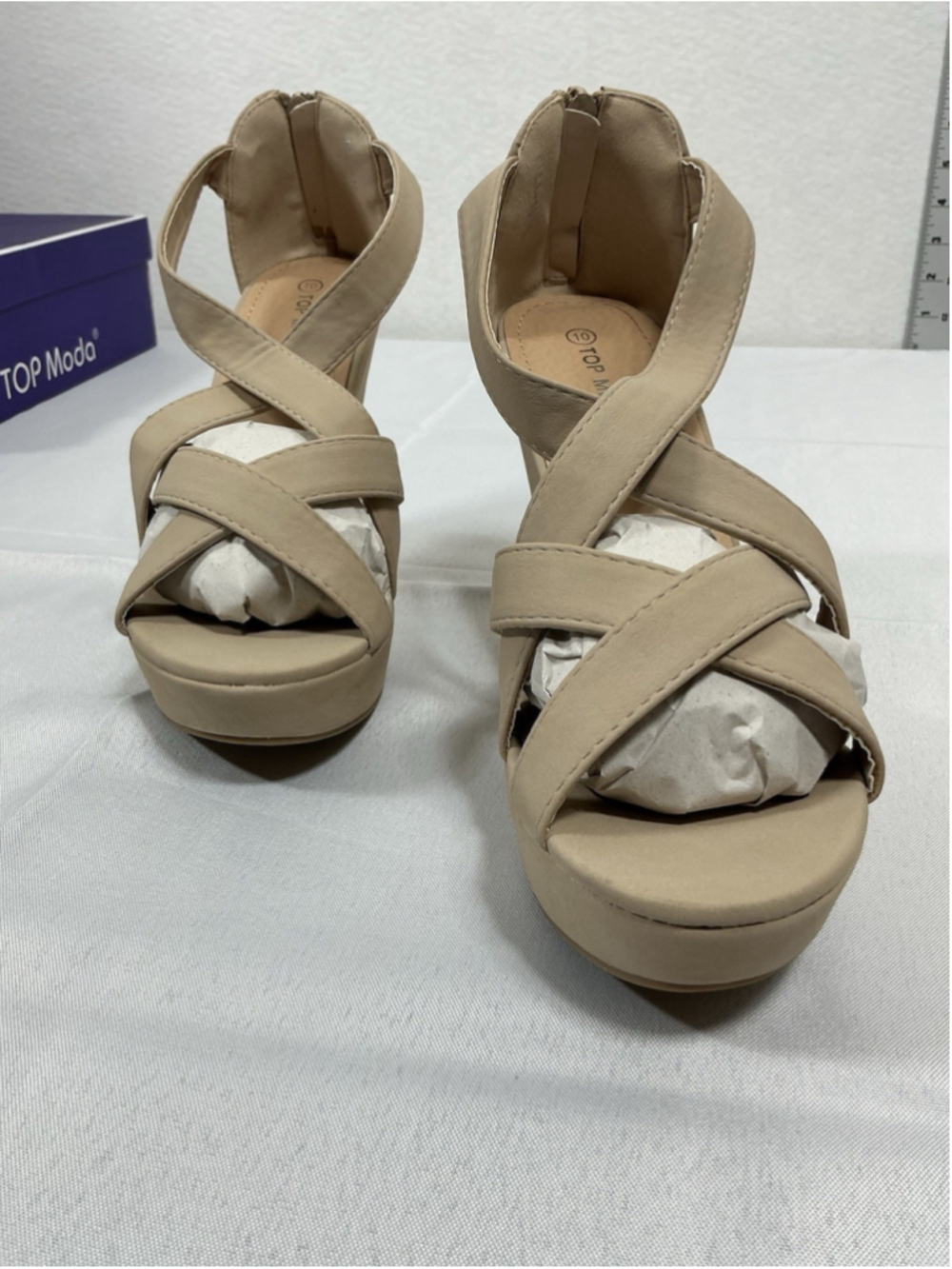 Woman’s New Top Moda Ella Platform Wedge Strappy Sandals Size 8 Beige